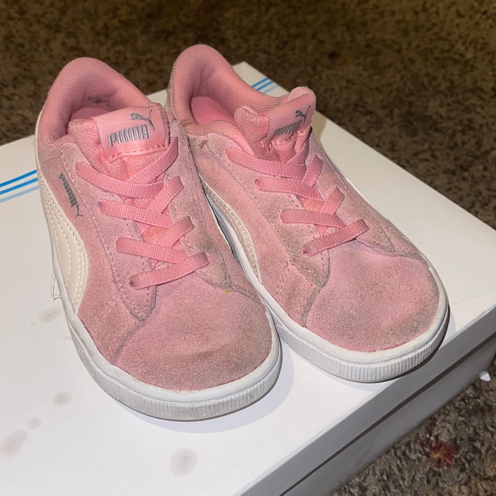 Suede Pumas